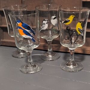 Vintage Set of 4 Bird Water Goblet Or Wine Glasses